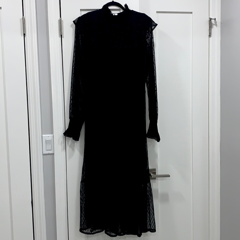 Violet romance- tag size 16, US size 12